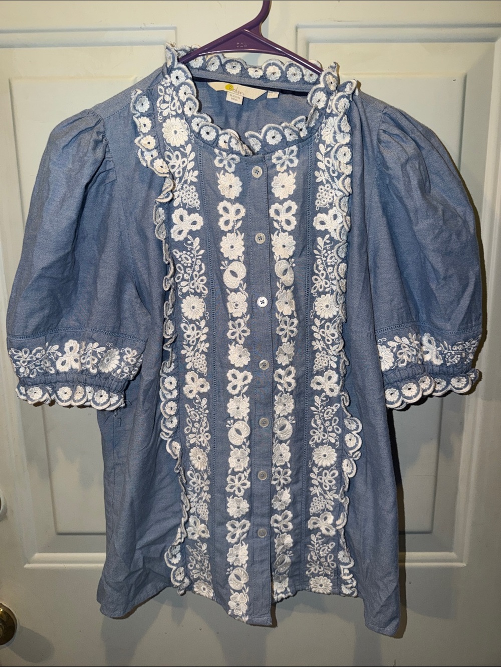 Boden ladies blue button down shirt with embroidered flowers sz 6